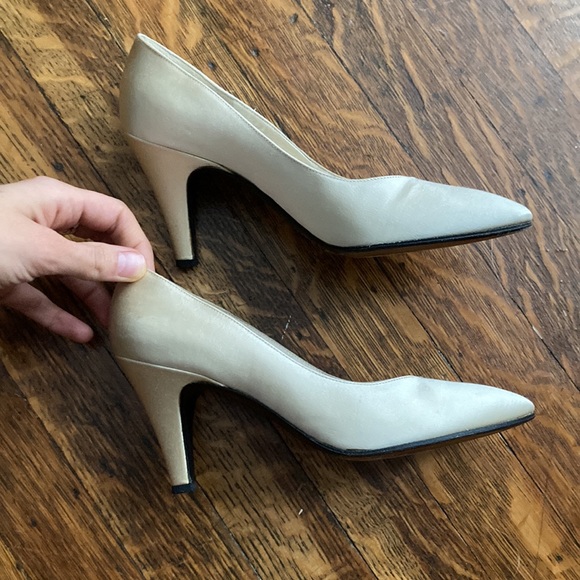 Vintage YSL Heels Size 5 - Picture 5 of 11